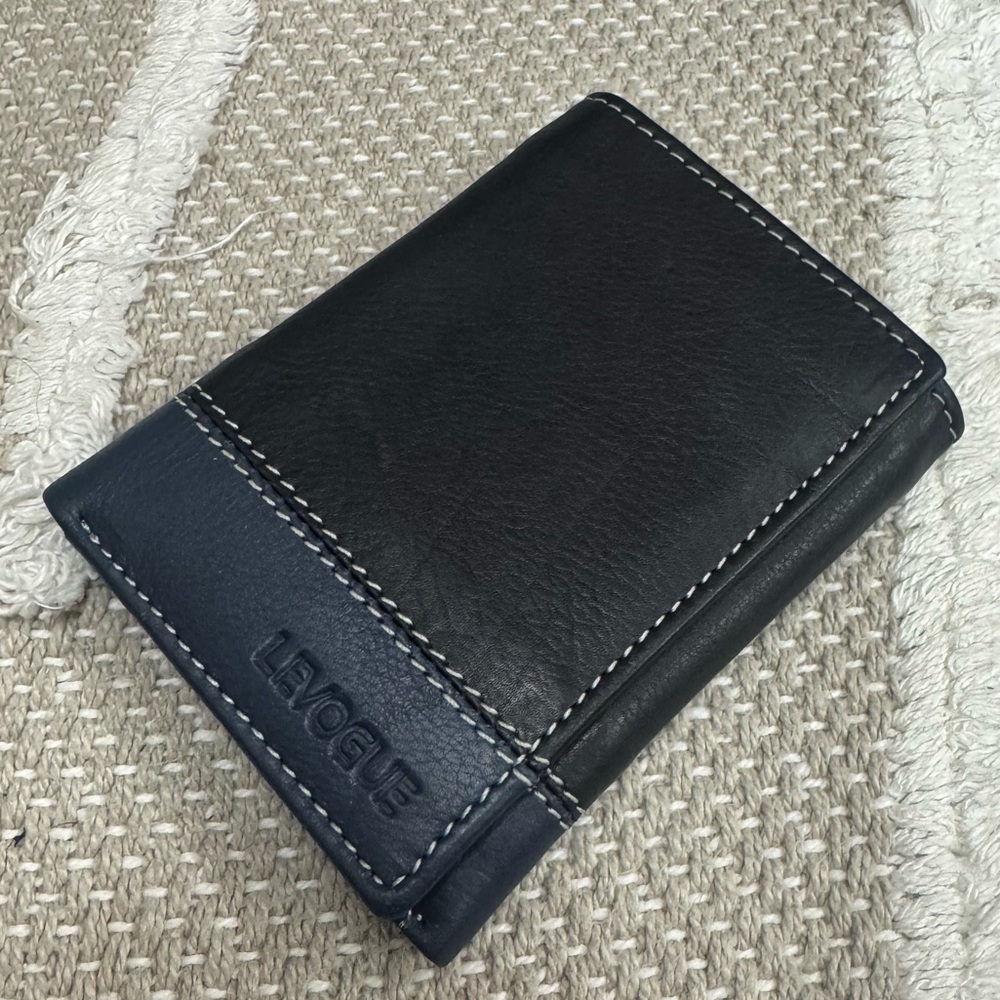 NWOT Levogue Black and Blue Leather Wallet
